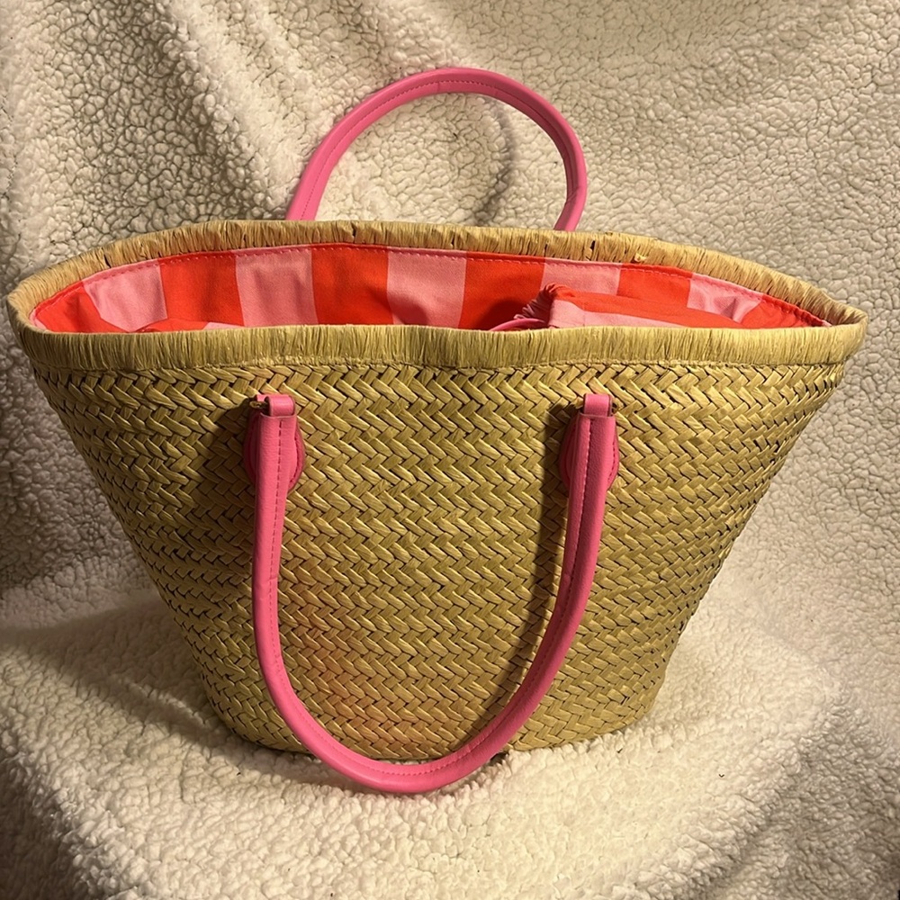 On 34th Isabellaa Straw Medium Drawstring Tote - Picture 3 of 5